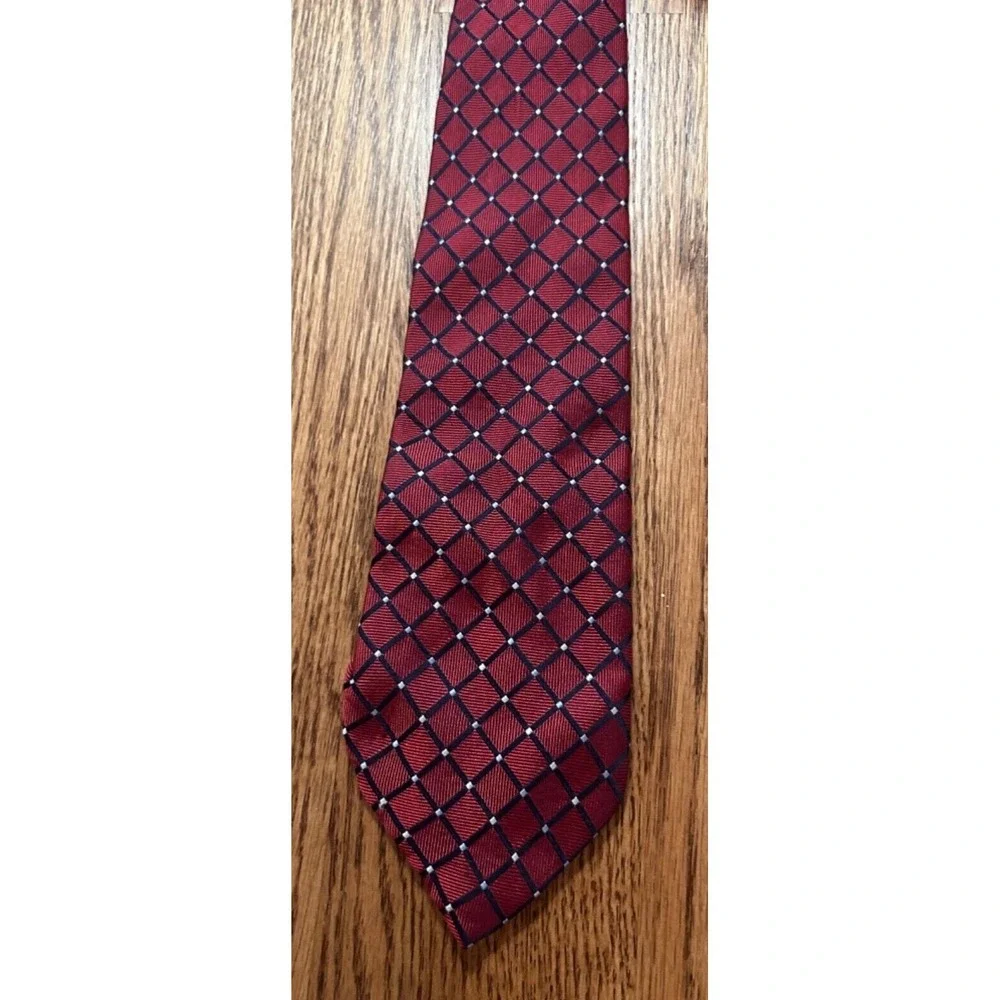 NAUTICA MENS NECK TIE RED WITH NAVY BLUE AND WHITE 3.5 X 56
